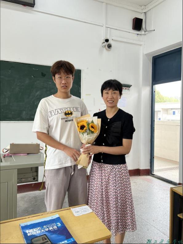 2021级医学影像学,隋明;指导教师:张红艳